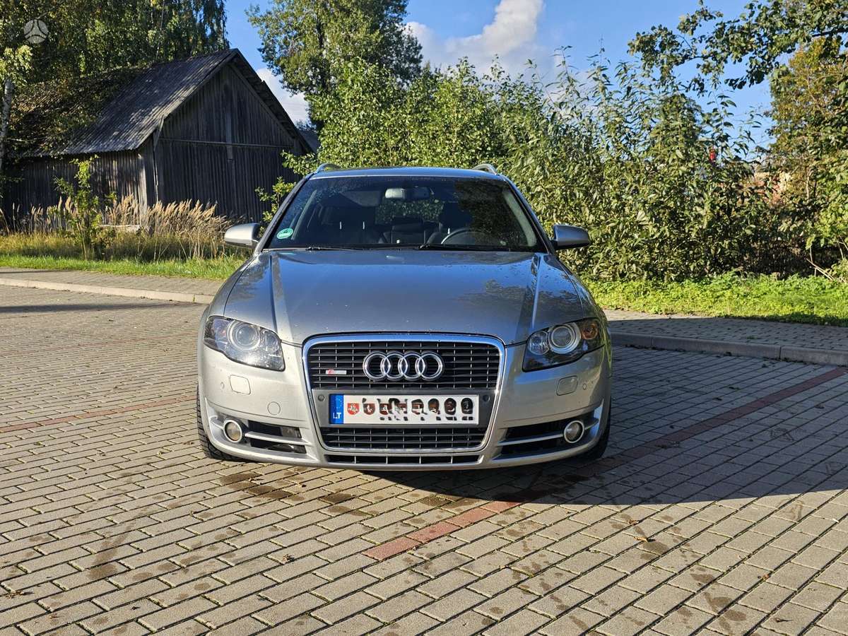 Audi A4 2005 — вигляд ззаду