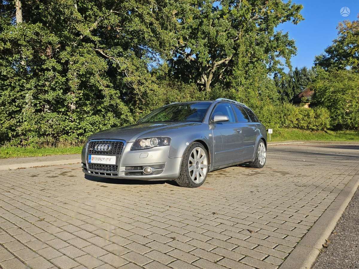 Audi A4 2005 — салон