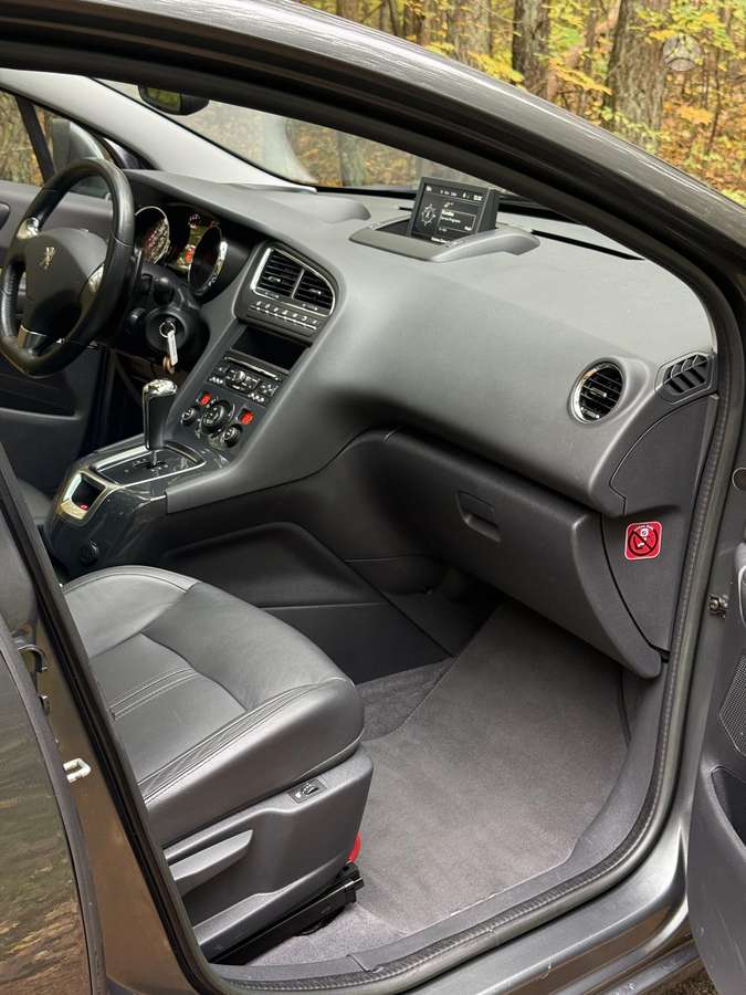 Peugeot 5008 2014 — photo 12