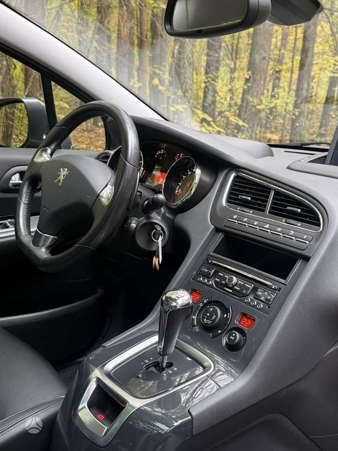 Peugeot 5008 2014 — photo 14