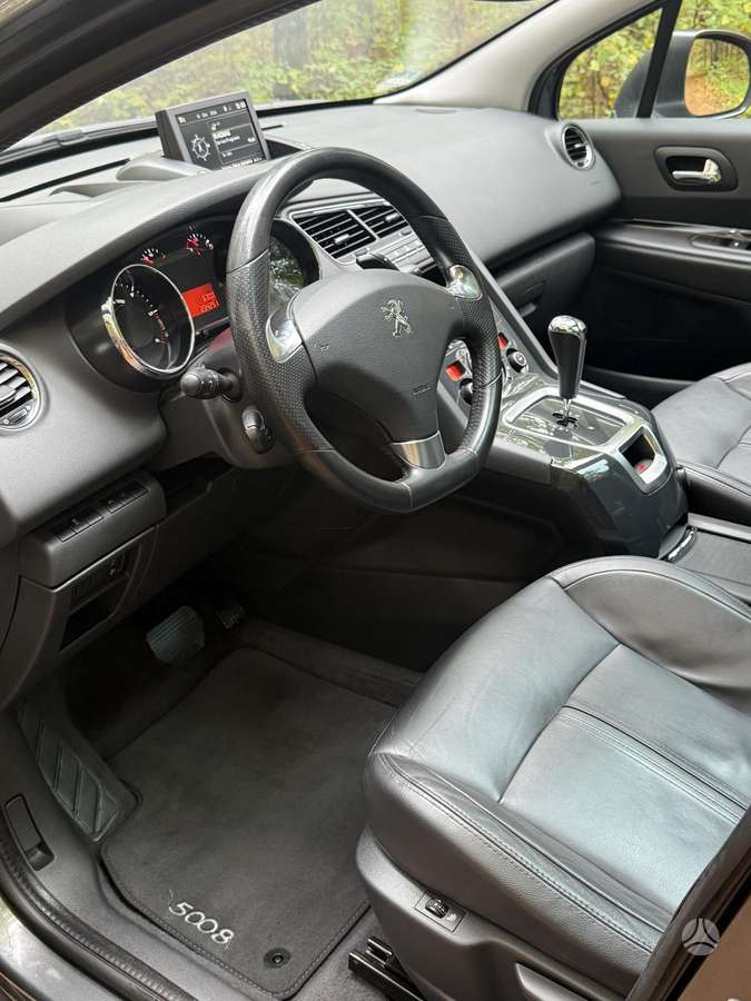 Peugeot 5008 2014 — photo 15