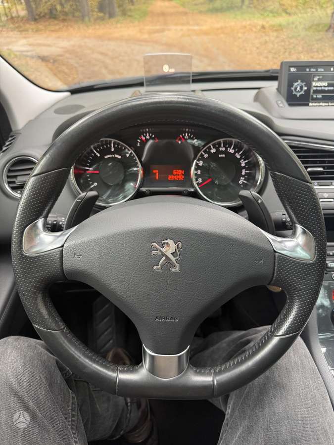 Peugeot 5008 2014 — photo 18