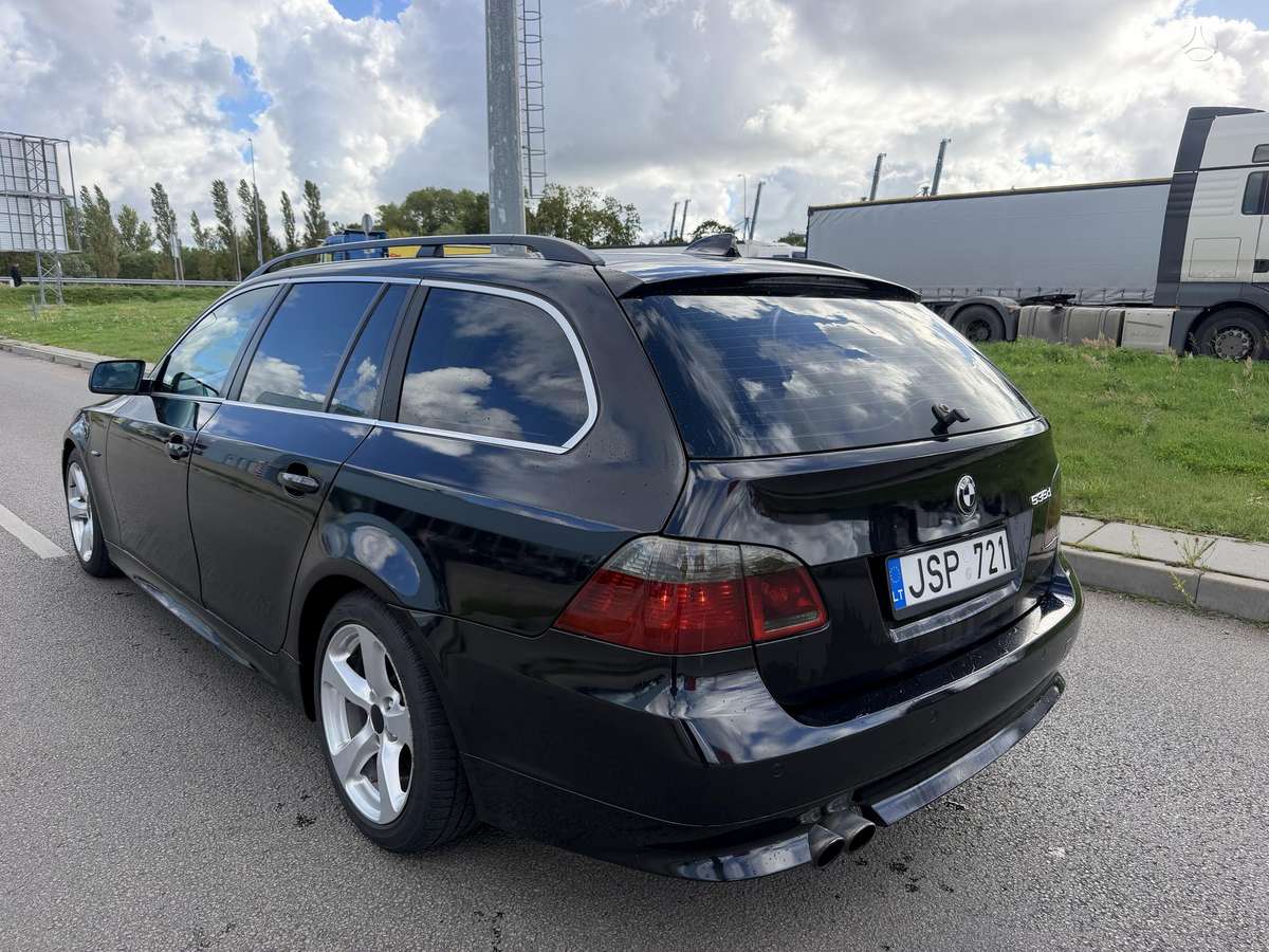 BMW 535 2005 — салон
