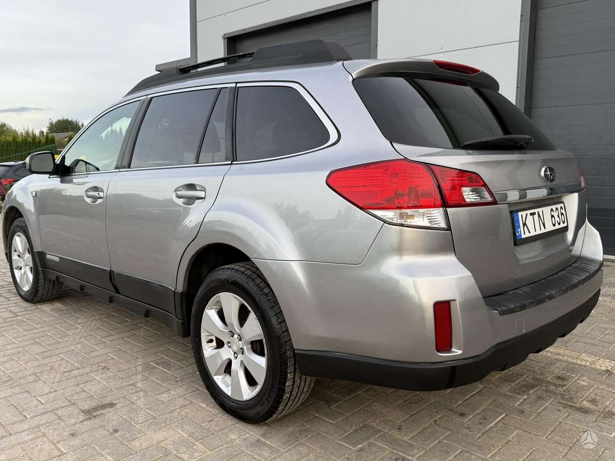 Subaru Outback 2010 — photo 10