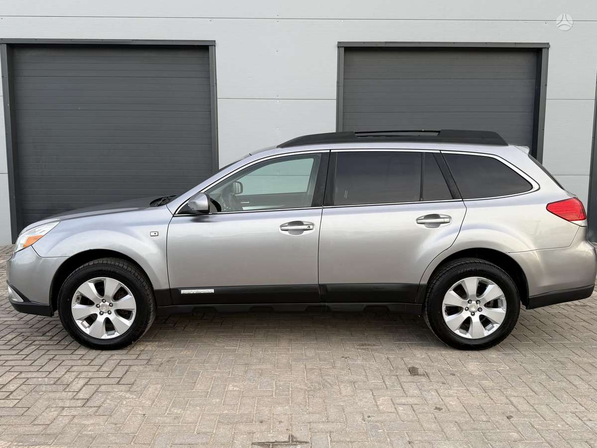 Subaru Outback 2010 — photo 11