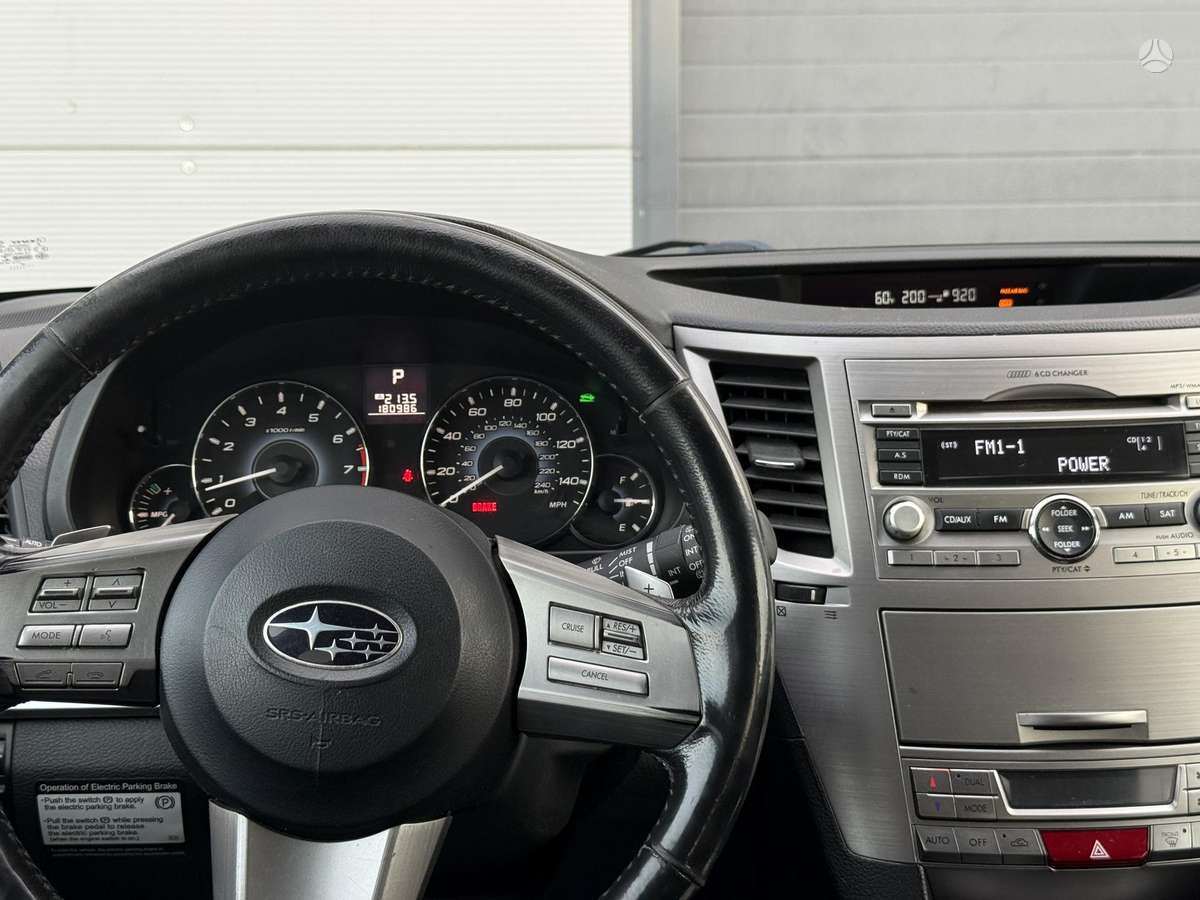 Subaru Outback 2010 — photo 13