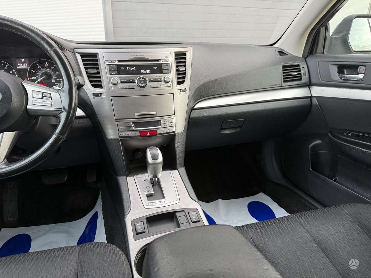 Subaru Outback 2010 — photo 14