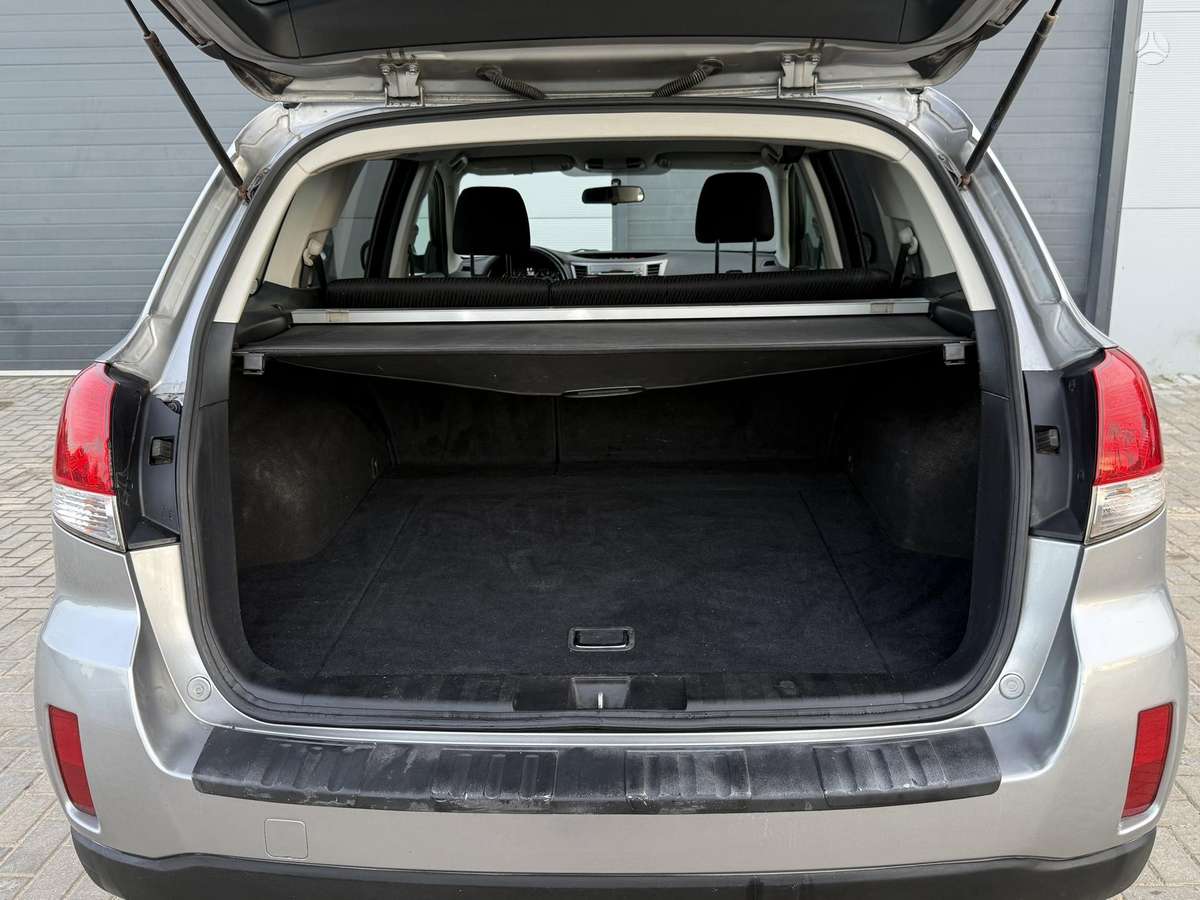 Subaru Outback 2010 — photo 16