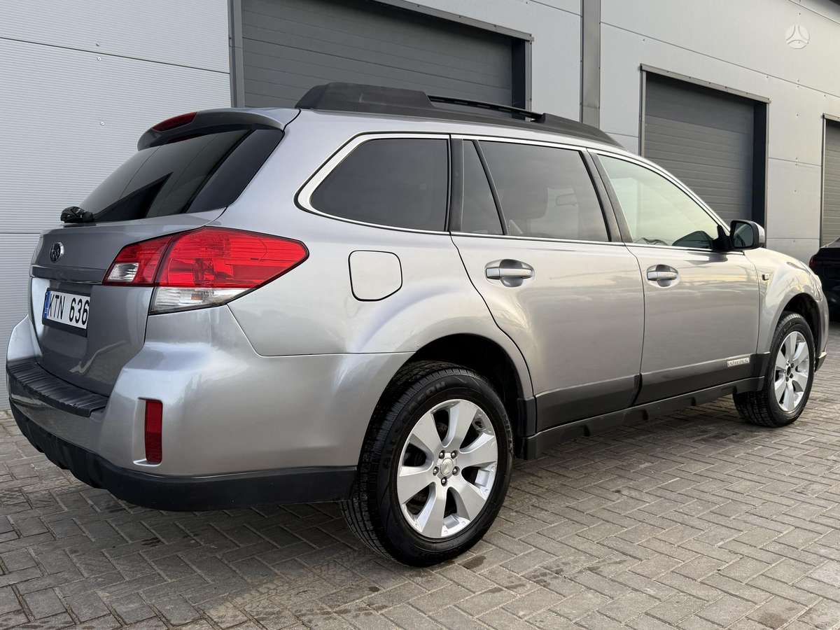 Subaru Outback 2010 — photo 5