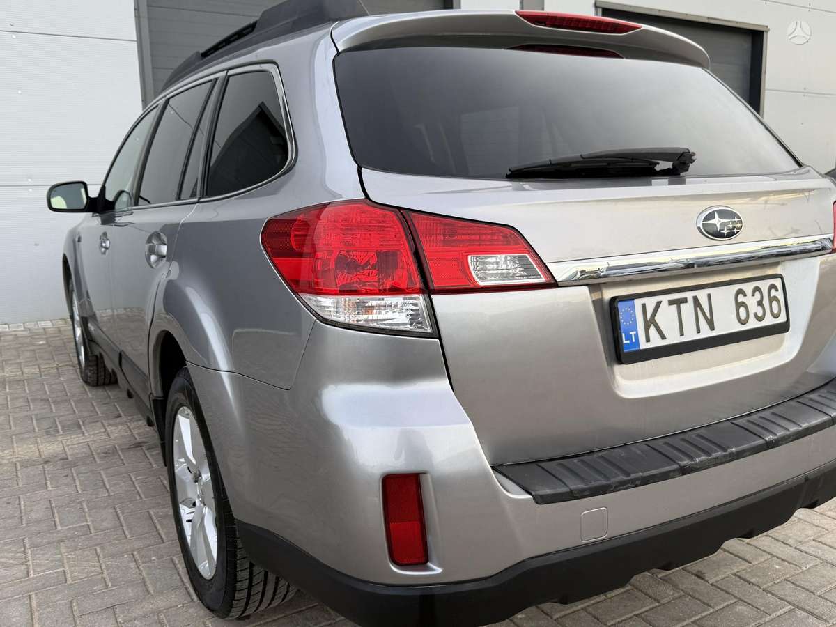 Subaru Outback 2010 — photo 8