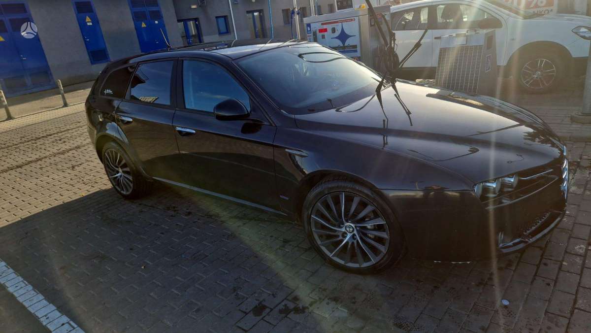 Alfa Romeo 2008 — photo 10