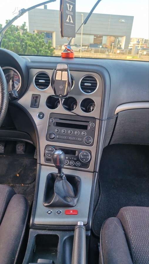 Alfa Romeo 2008 — photo 9