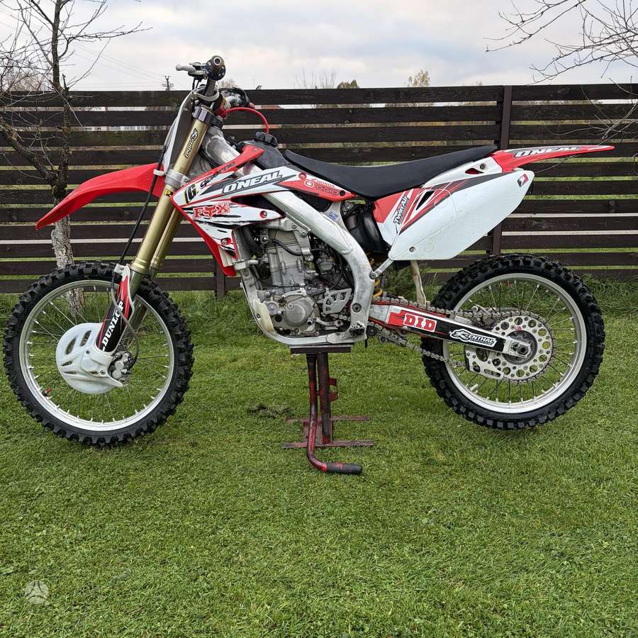Honda CRF 2008 — engine 450 cm³, 58 HP (43kW)