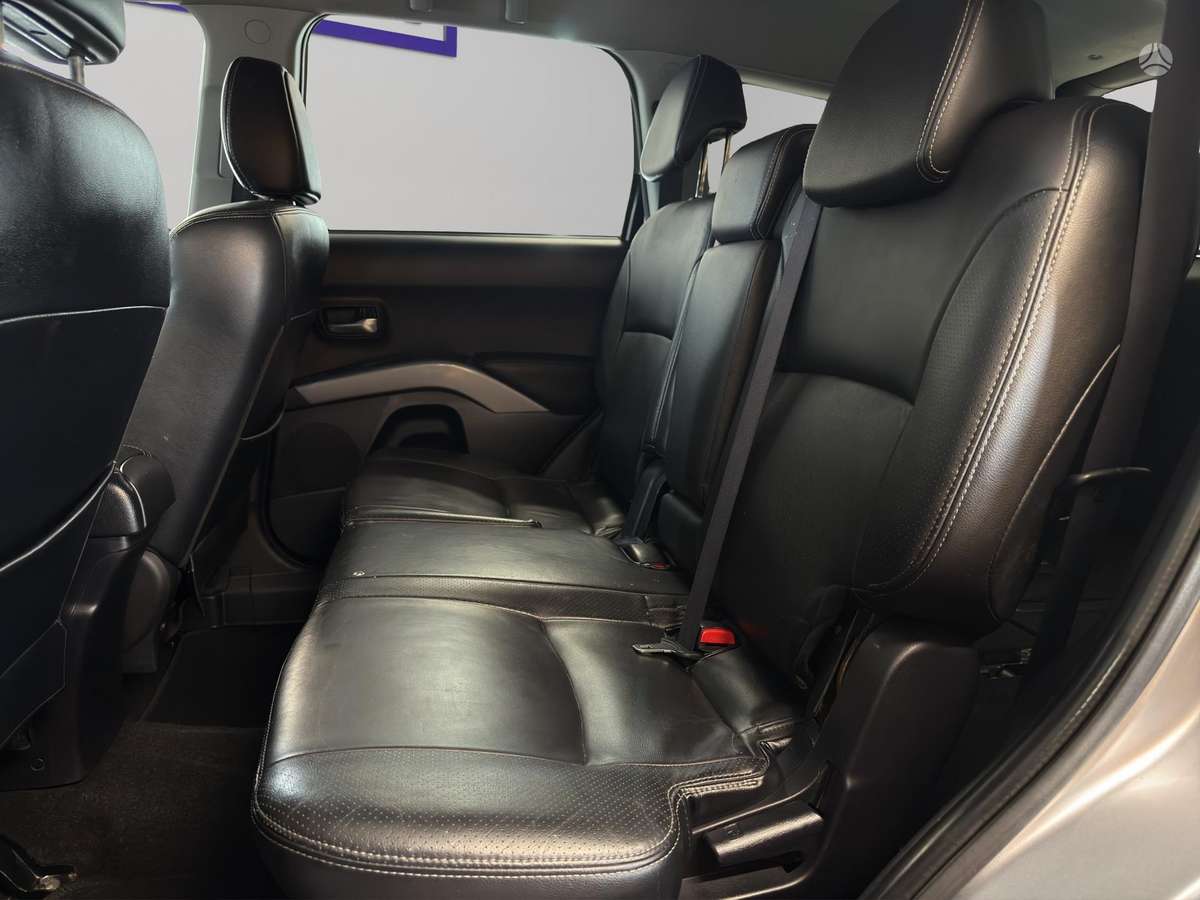 Citroen C-Crosser 2009 — photo 11