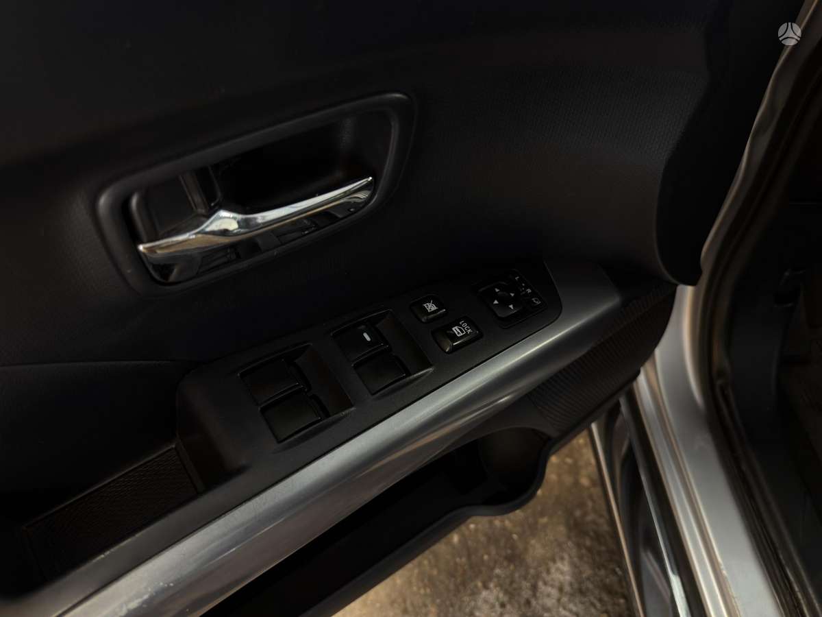 Citroen C-Crosser 2009 — photo 13
