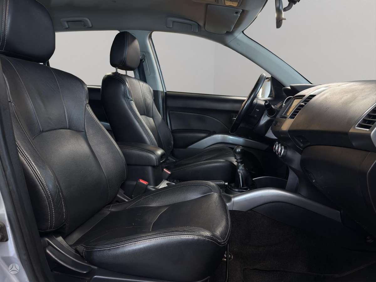 Citroen C-Crosser 2009 — photo 8