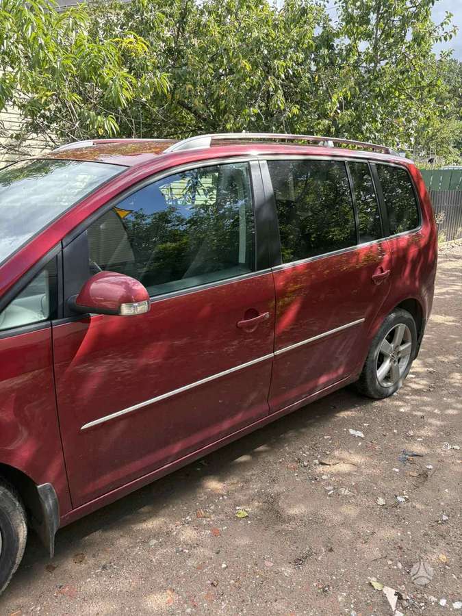 Volkswagen Touran 2007 — engine 1968 cm³, 140 HP (103kW)