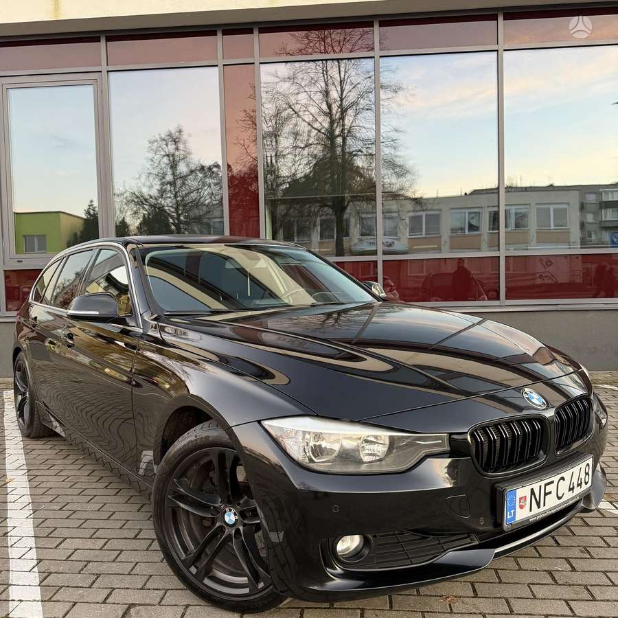 BMW 318 2013 — rear view