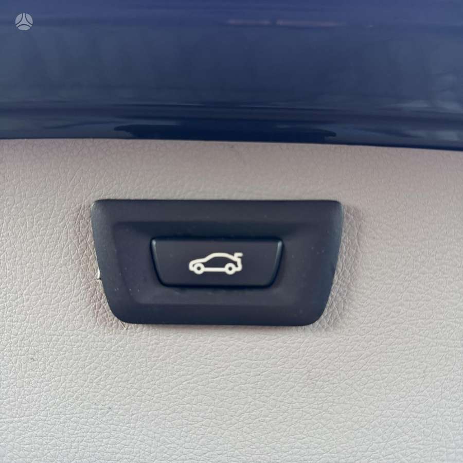 BMW 318 2013 — photo 24