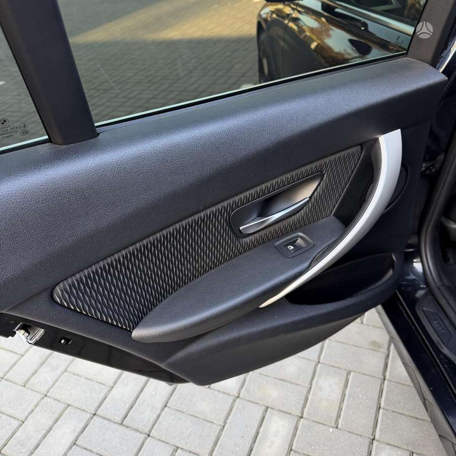 BMW 318 2013 — photo 26