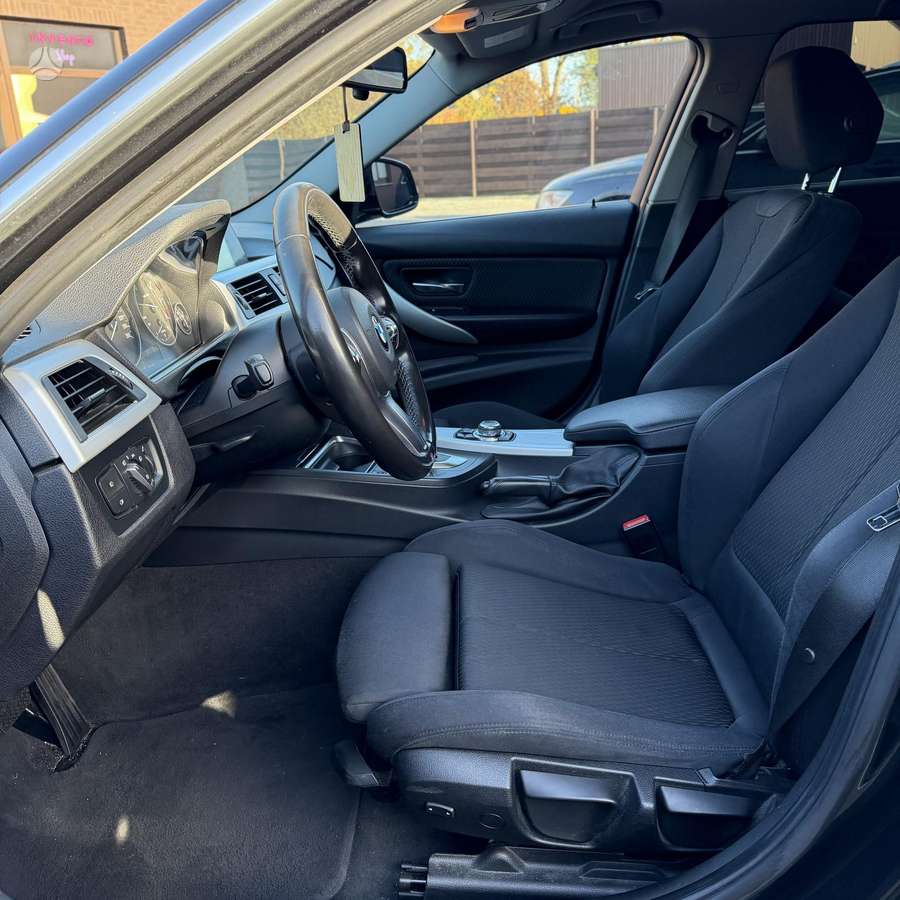 BMW 318 2013 — photo 29