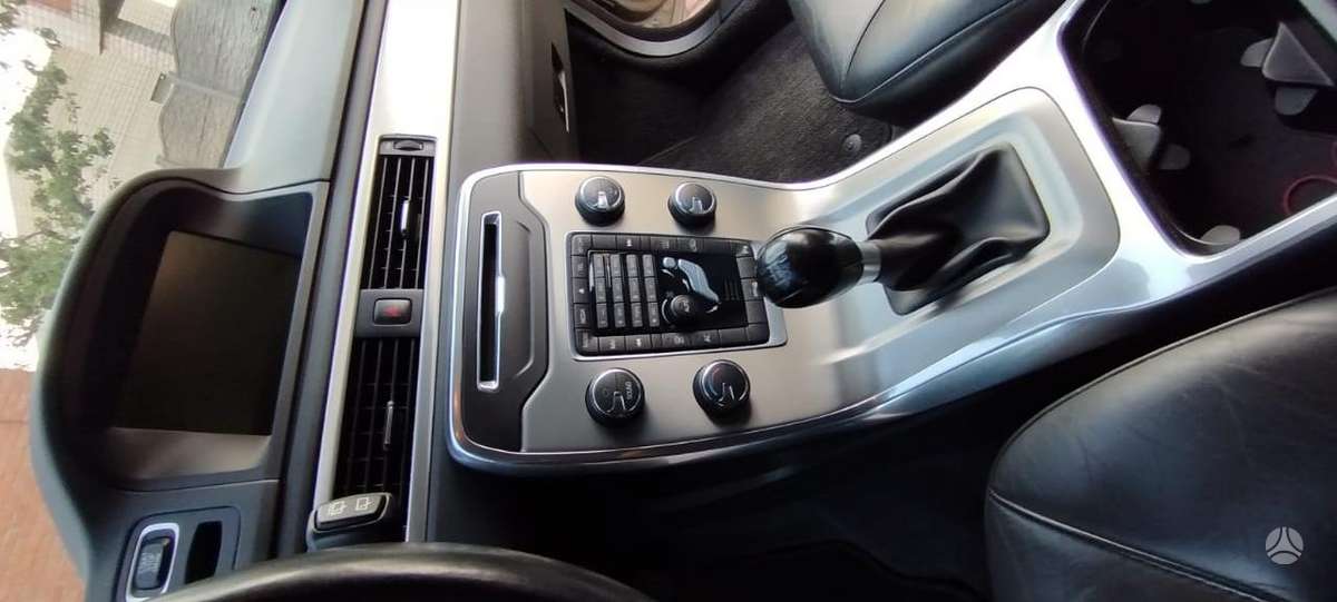 Volvo V70 2012 — photo 13