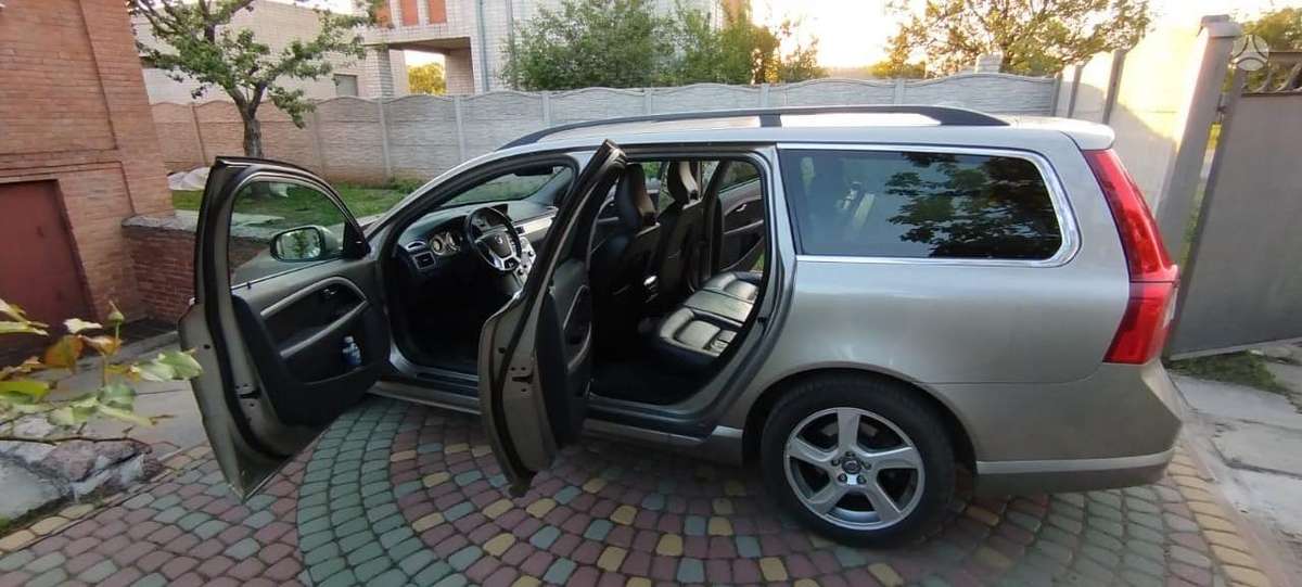 Volvo V70 2012 — photo 5