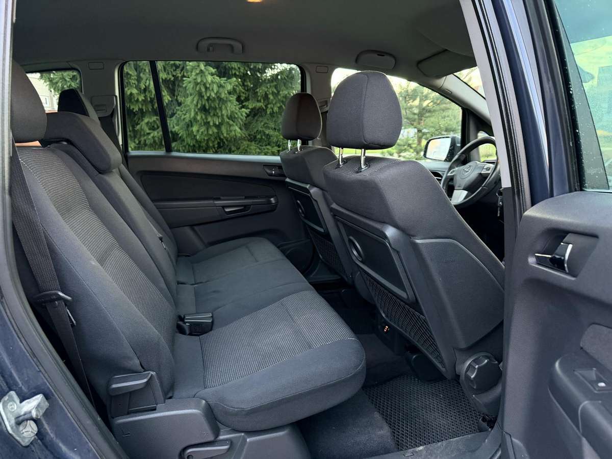 Opel Zafira 2010 — photo 21