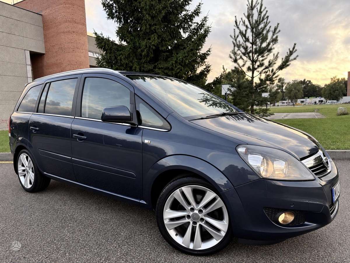 Opel Zafira 2010 — photo 24