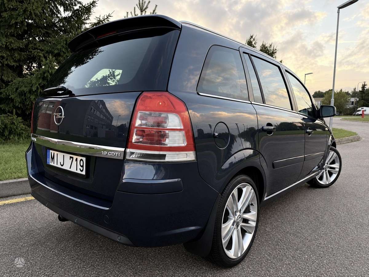 Opel Zafira 2010 — engine 1910 cm³, 120 HP (88kW)