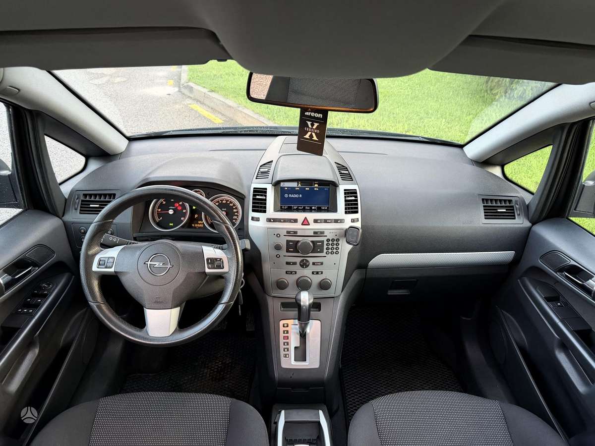 Opel Zafira 2010 — photo 5