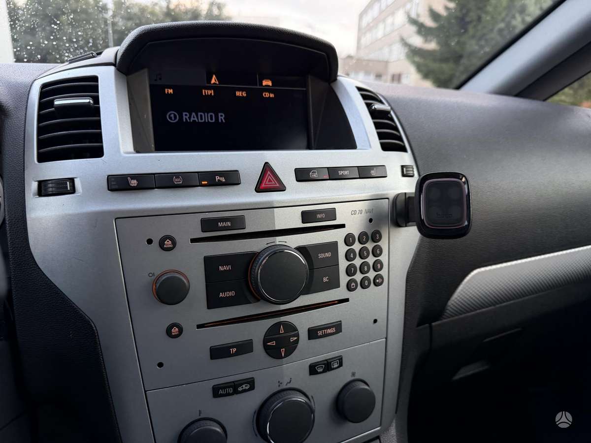 Opel Zafira 2010 — photo 6