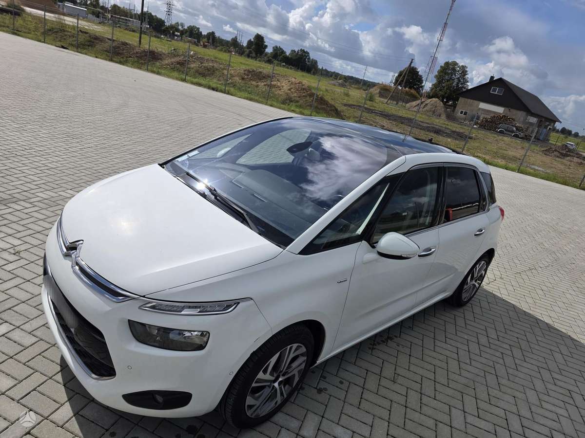 Citroen C4 2015 — салон