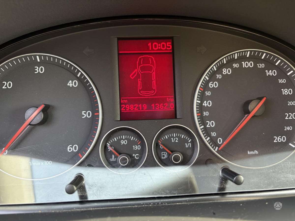 Volkswagen Touran 2005 — photo 12