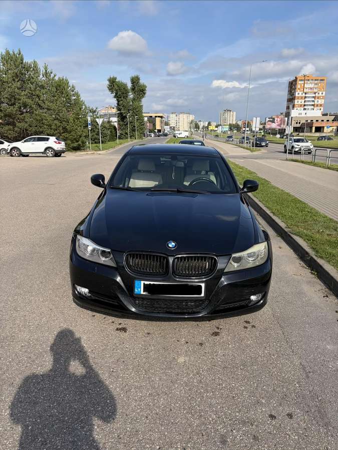 BMW 320 2009 — двигун 1995 cm³, 177 HP (130kW)