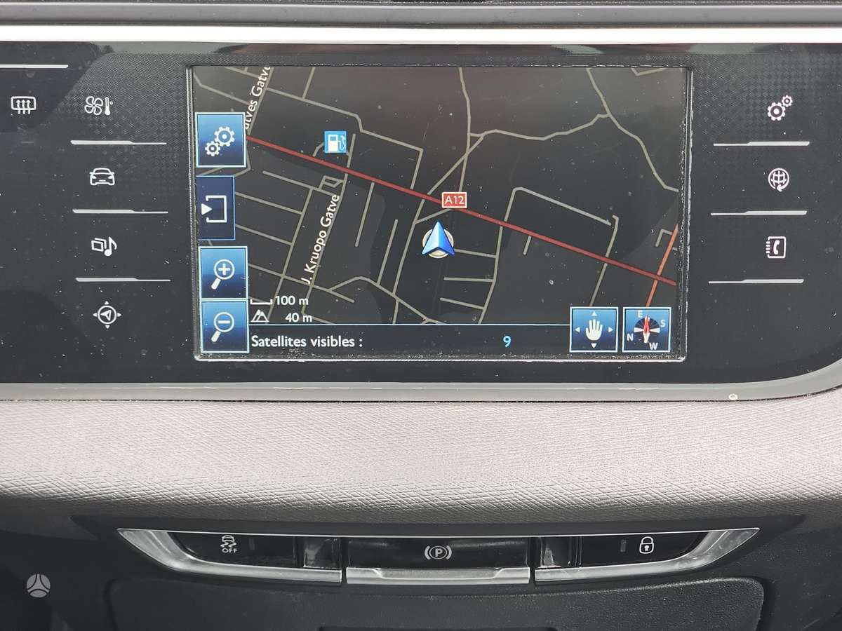 Citroen C4 2014 — photo 17