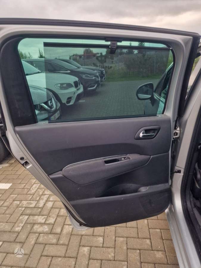 Peugeot 5008 2015 — photo 11