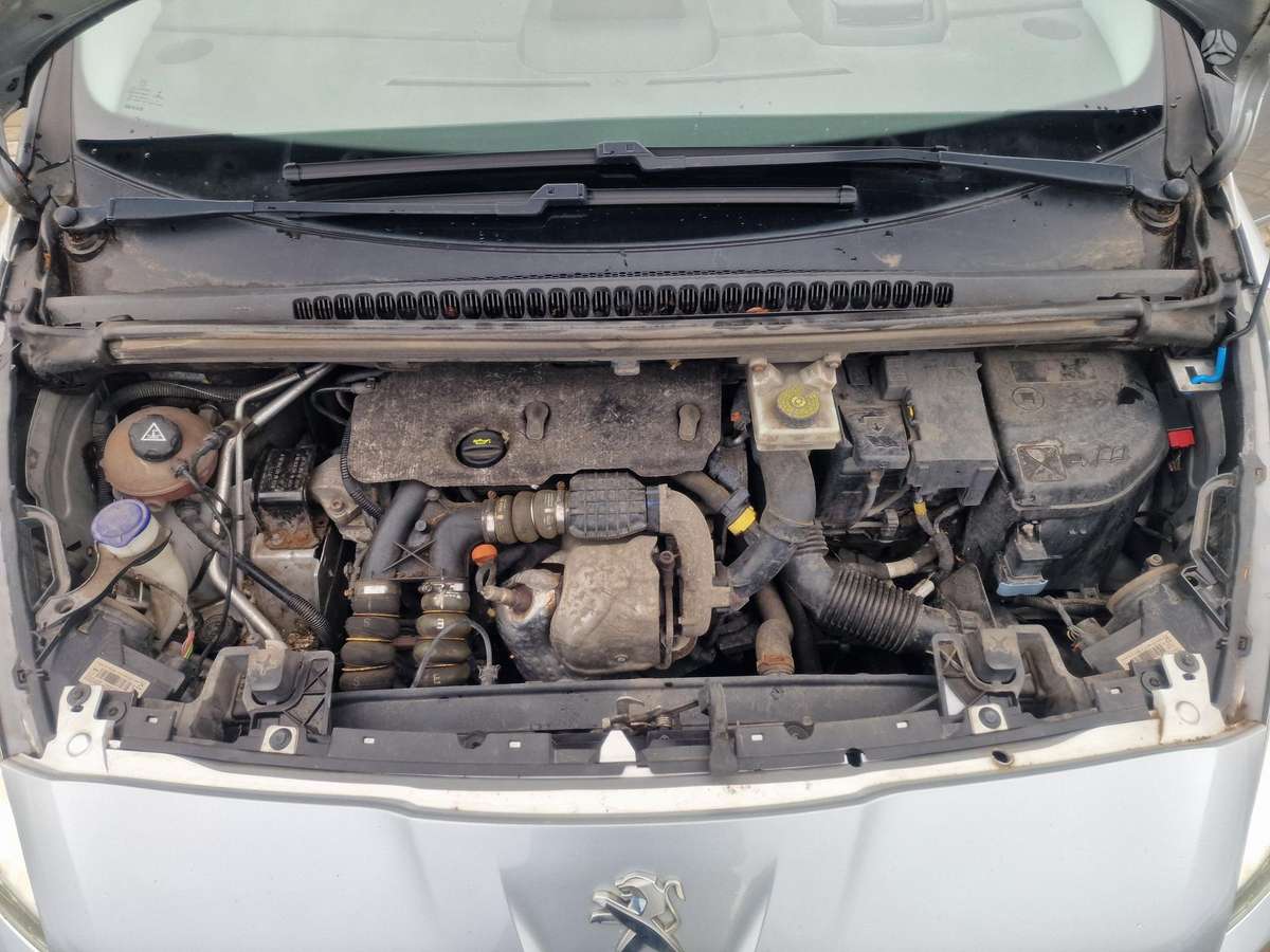 Peugeot 5008 2015 — photo 21