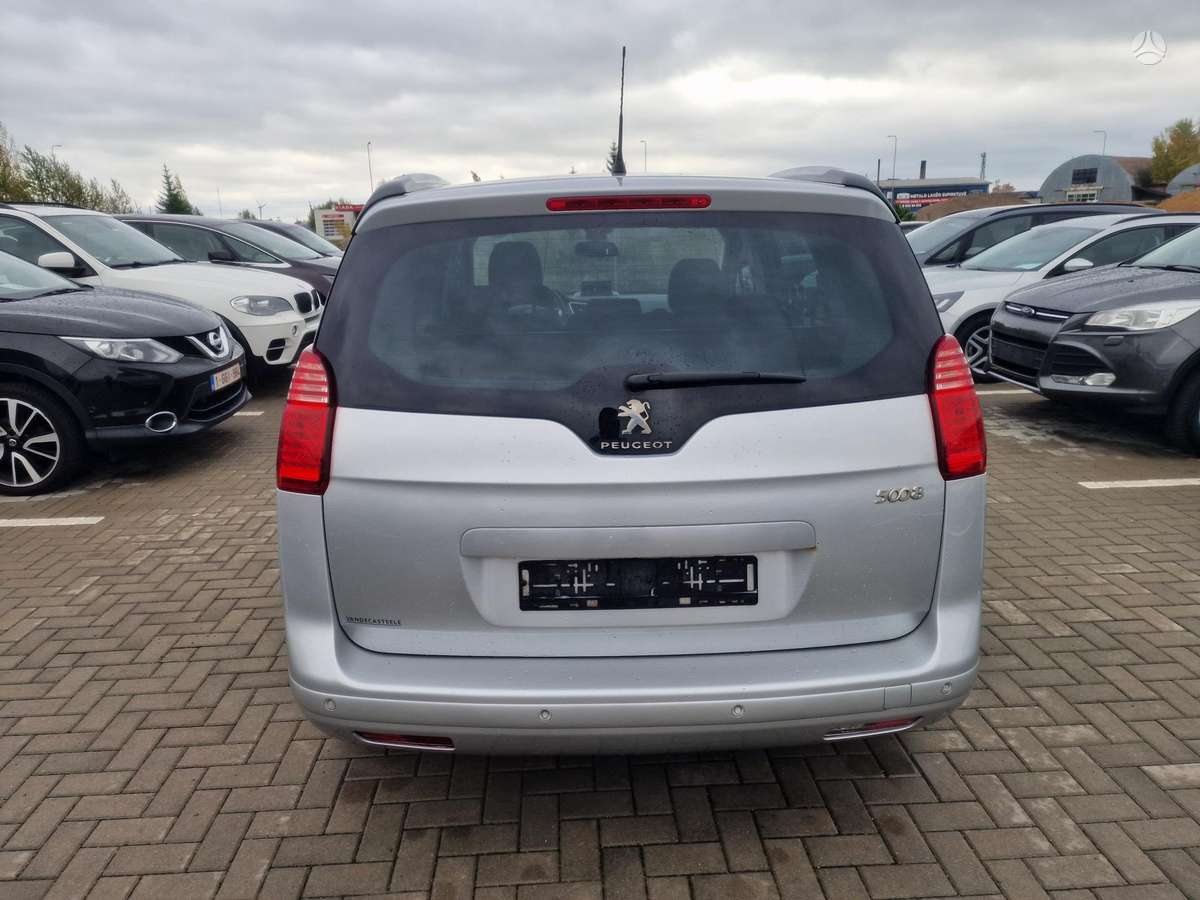 Peugeot 5008 2015 — engine 1560 cm³, 120 HP (88kW)