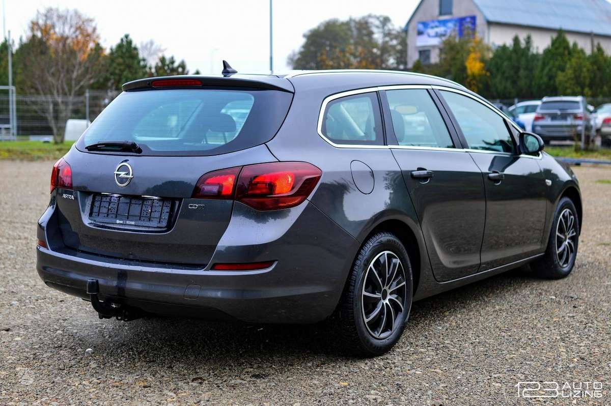 Opel Astra 2012 — двигун 1700 cm³, 125 HP (92kW)