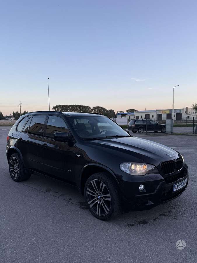 BMW X5 2008 — interior