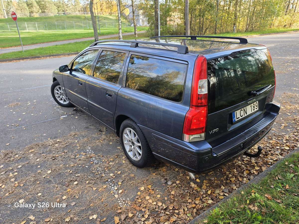 Volvo V70 2006 — двигун 2400 cm³, 126 HP (93kW)