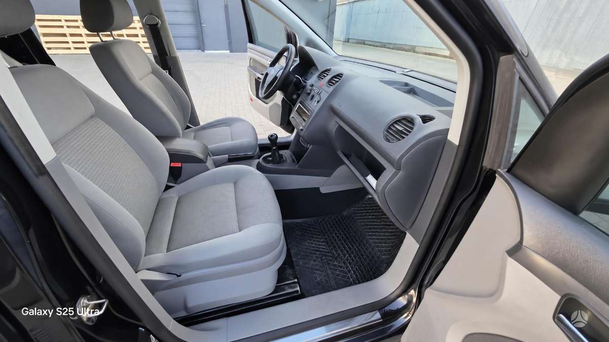 Volkswagen Caddy 2010 — photo 12