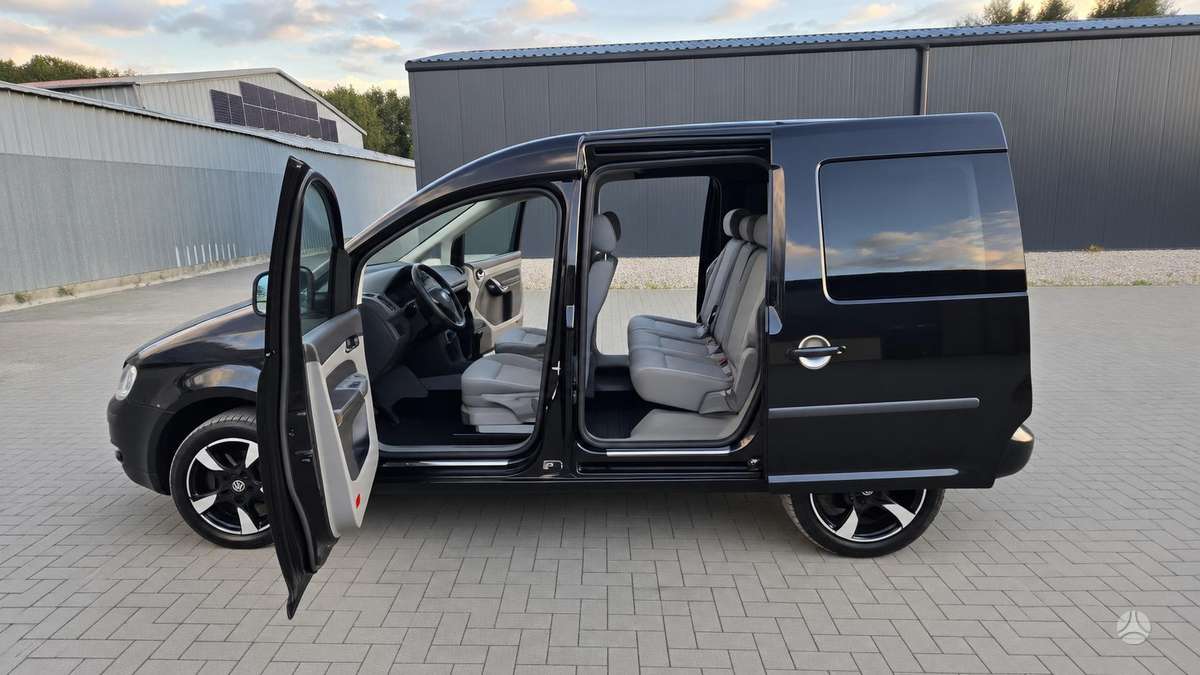 Volkswagen Caddy 2010 — rear view