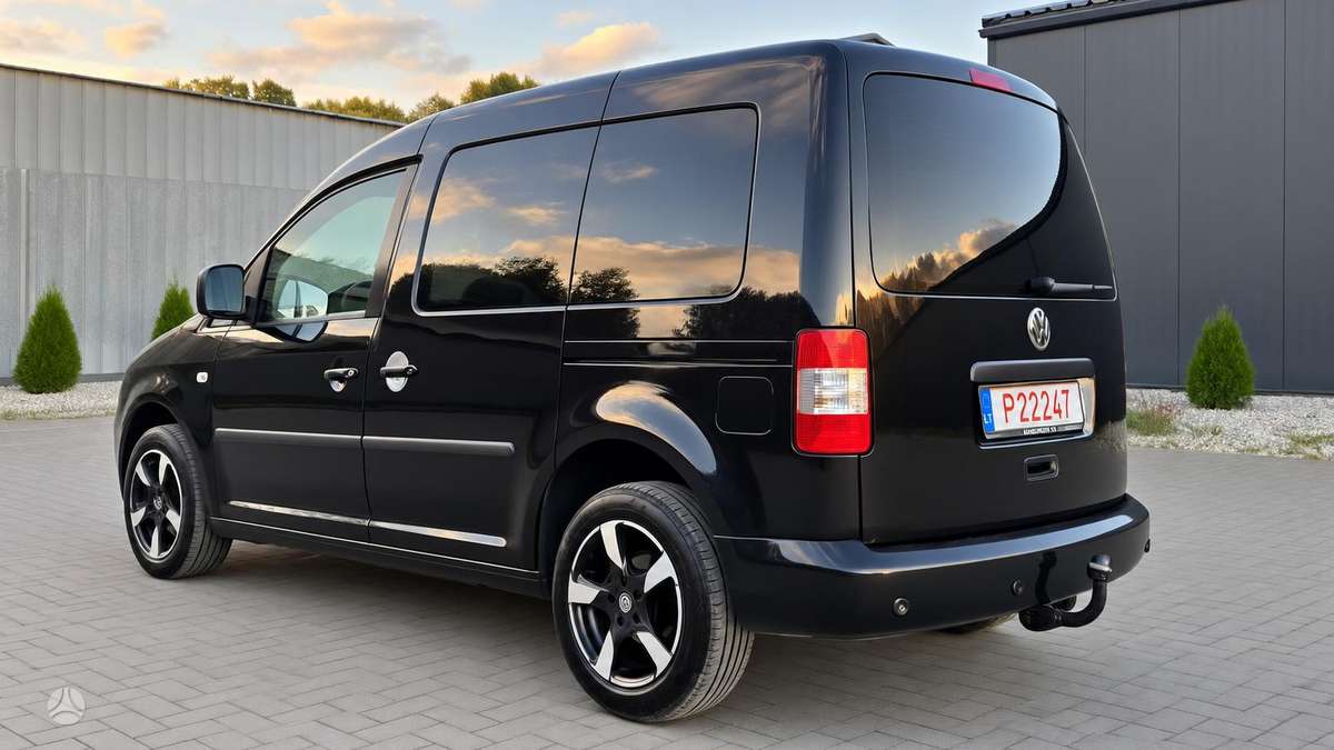 Volkswagen Caddy 2010 — interior