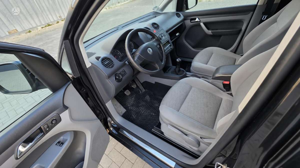 Volkswagen Caddy 2010 — photo 8