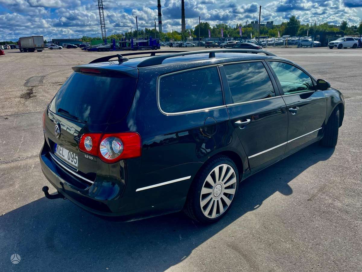 Volkswagen Passat 2007 — rear view