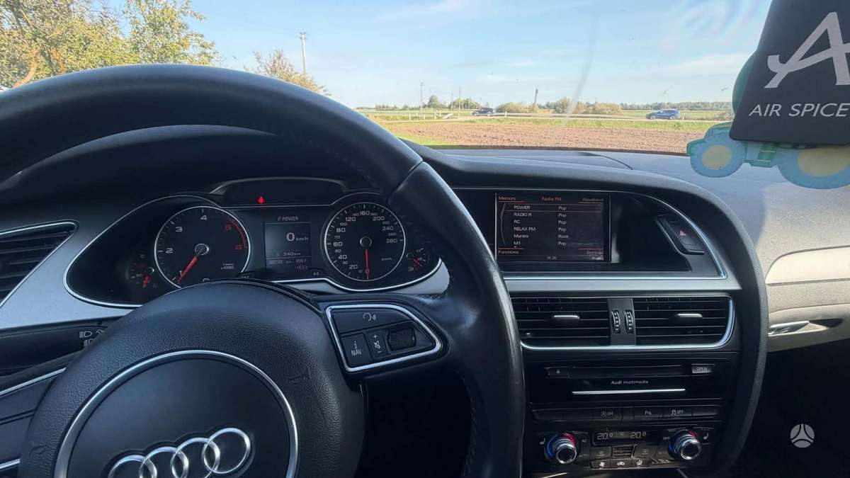 Audi A4 2012 — engine 1968 cm³, 143 HP (105kW)