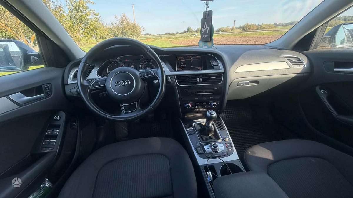 Audi A4 2012 — photo 5
