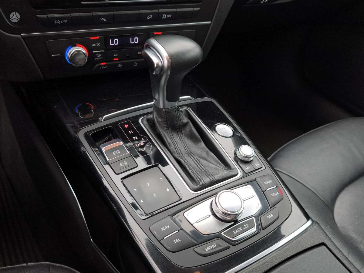 Audi A6 2012 — photo 17